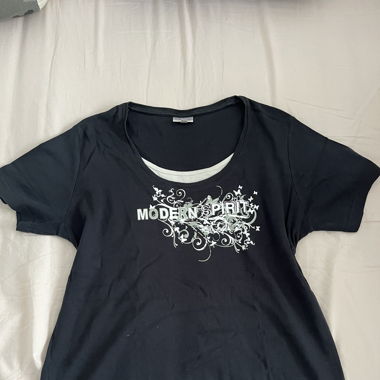 t-shirt 2000s