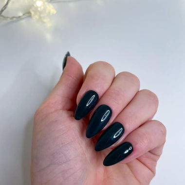  Press on nails