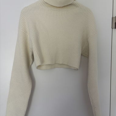 Maglione a collo alto a coste cropped color crema