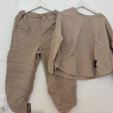 Completo beige per bambini