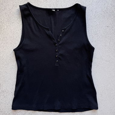 Basic V-Neck Top with cute button details
