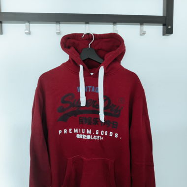 Roter Hoodie