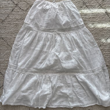 Jupe blanche à volants