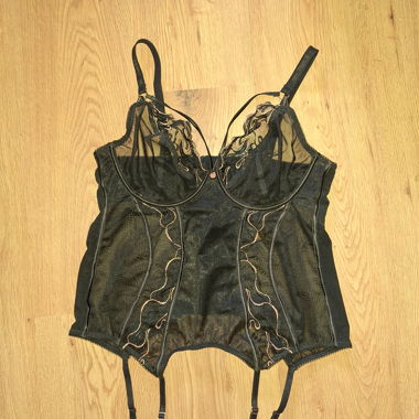 Body lingerie avec armatures 