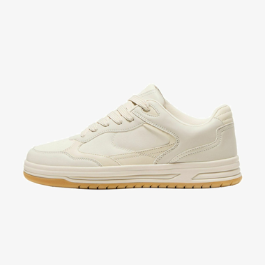 Bershka Sneaker in Kitt, Ecru, Sand farbe