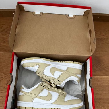 Nike dunk gold
