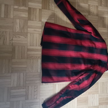 Coole Rot/schwarze Review Jacke