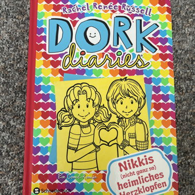 Dork Diaries: Nikkis heimliches Herzklopfen
