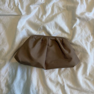 Pleated brown pouch - Markberg