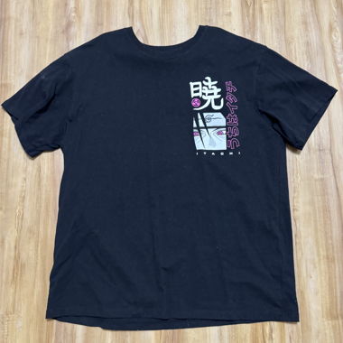 PULL&BEAR T-Shirt – Naruto / Itachi Uchiha 