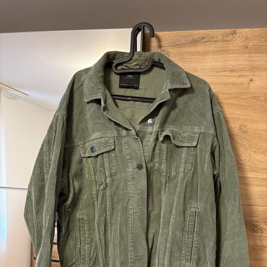 Leichte Jacke von ZARA