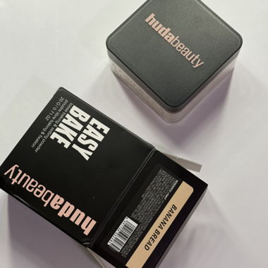 Poudre Huda Beauty