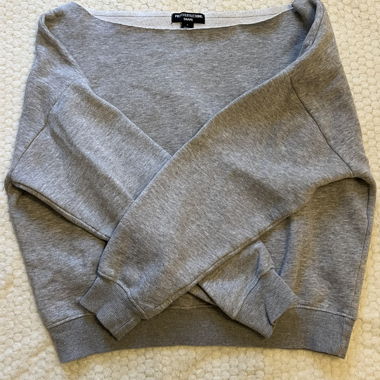 Pull gris de PrettyLittleThing