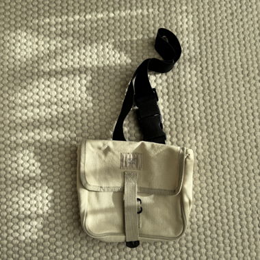 Creme Crossbody bag