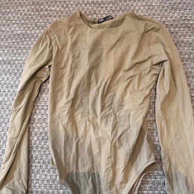 Body beige a maniche lunghe