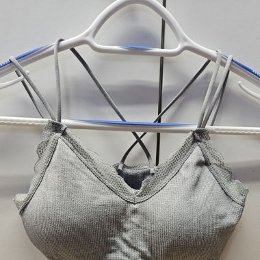 Wattiertes Spitzentop