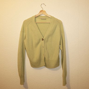 Cardigan in cashmere verde salvia