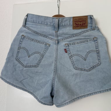 Shorts in jeans Levi's vita alta Gr. 26 azzurro chiaro
