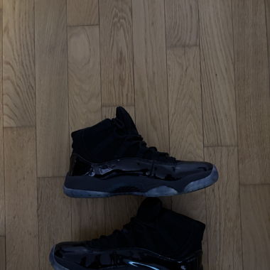 Jordan 11 „Cape and gown“