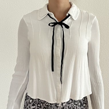 White button blouse cropped