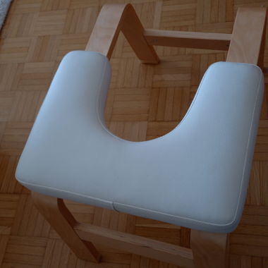 Kopfstandhocker  /  Sgabello