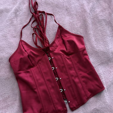 Top corsetto in raso rosso