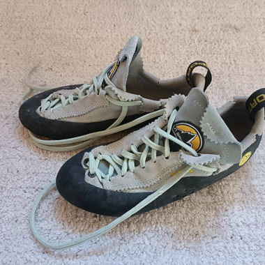 Scarpette da arrampicata la Sportiva Mythos Lady, taglia 39.5