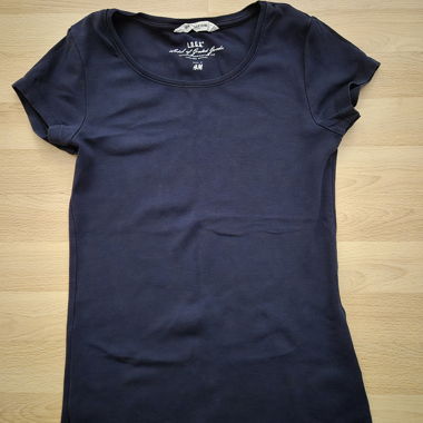 Dunkelblaues H&M T-Shirt