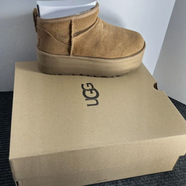 UGG Damen Kastanienbraune Stiefel