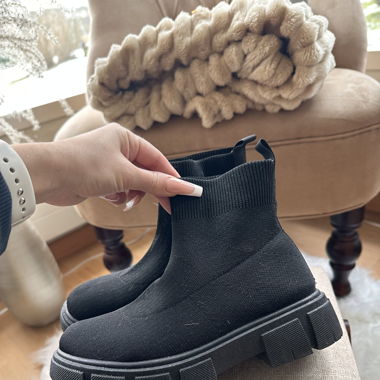 Schwarze Stoffboots 36