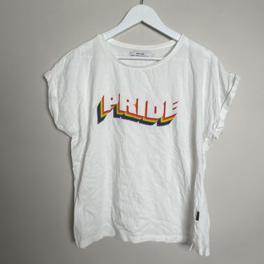 T-shirt graphique Pride