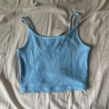 Blaues top