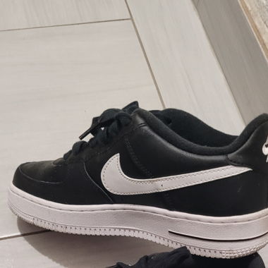 Basket Nike noir et blanche 