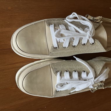 Gold Shoe