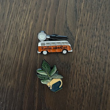 Ensemble de pins émaillés