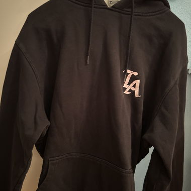 Schwarzer Hoodie