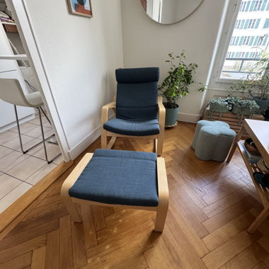 Rocking chair en bois et  repose pieds