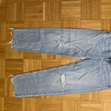 Zerrissene Mom Jeans von Pull and Bear