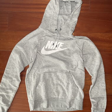 Grauer Nike Hoodie