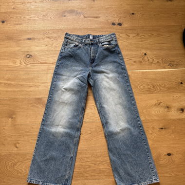 Wide-leg Jeans