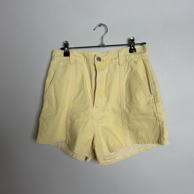 Levi's Gelbe High-Loose-Shorts