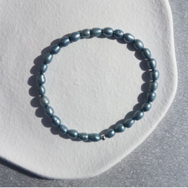 Bracelet made of freshwater pearls