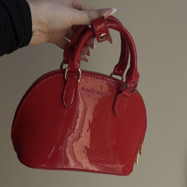 Borsetta rossa verniciata Naf Naf