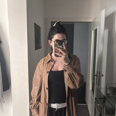 Giacca oversize marrone “in pelle” con cintura