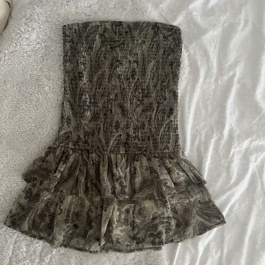 Narrow Bandeau Top with Ruffle