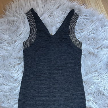 Schwarzes Kleid