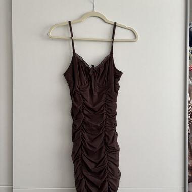 Robe courte brune