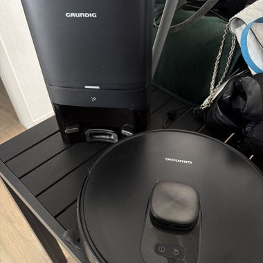Robot aspirapolvere Grundig con stazione