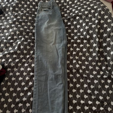 Jeans strappati