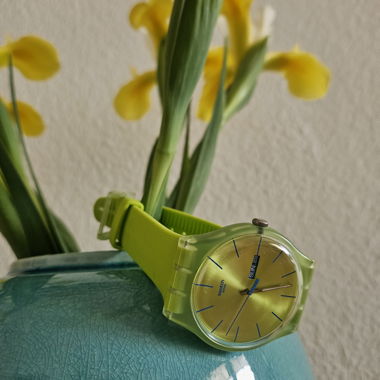 Montre Swatch vert néon